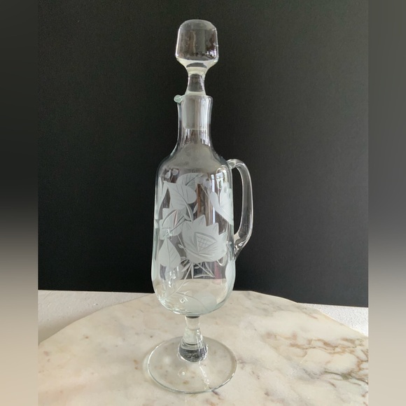 Etched Glass Decanter - Picture 4 of 9